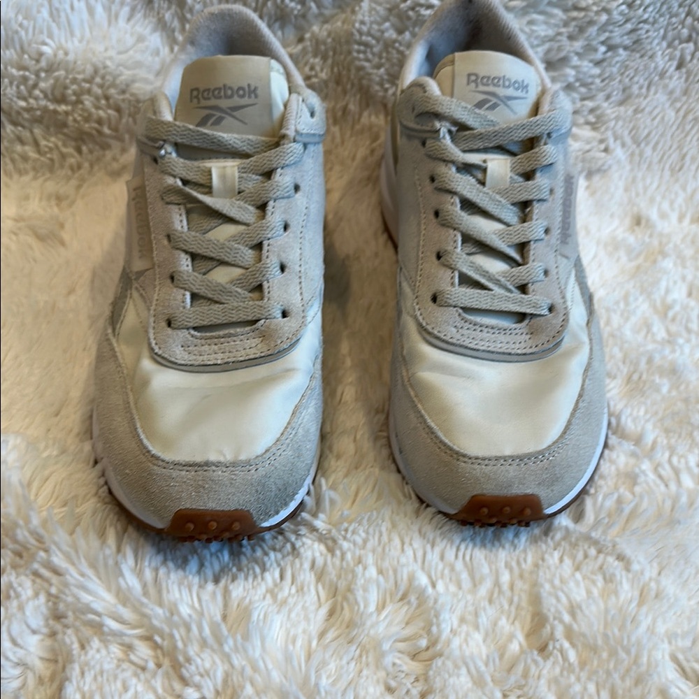 Reebok Classic Beige Sneakers